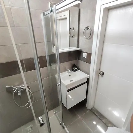 R House Hotel 3*