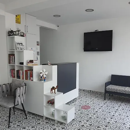 R House Ξενοδοχείο