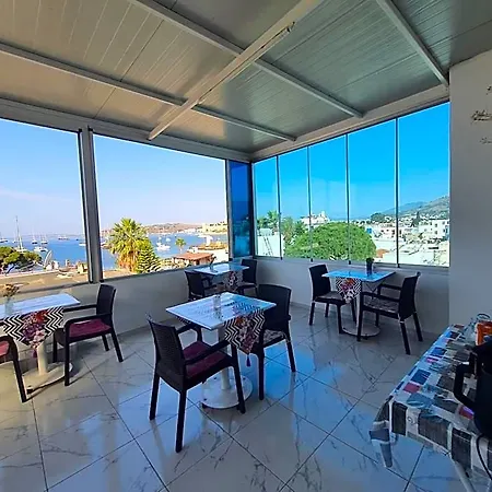 R House 3* בודרום