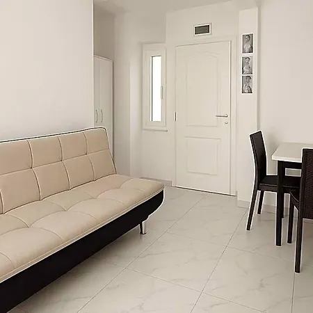 R House 3*
