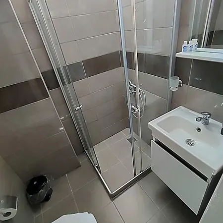 R House 3*