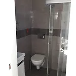 R House 酒店 博德鲁姆